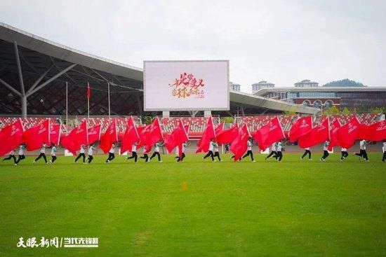 第42分钟，萨勒尼塔纳角球机会，坎德雷瓦将球开出，禁区内法奇奥高高跃起头球攻门顶进，萨勒尼塔纳1-1AC米兰。